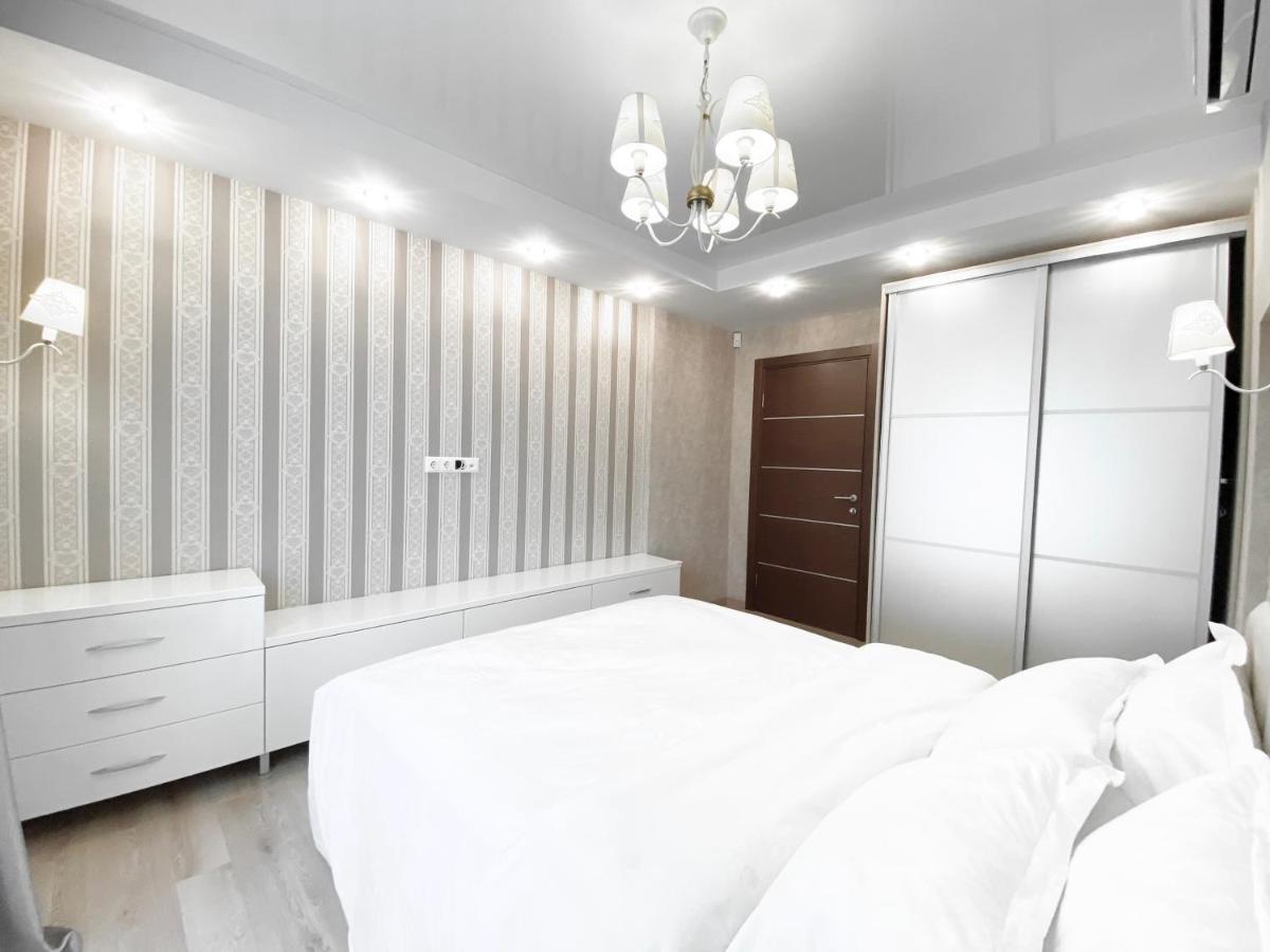 2-Bedroom Apartment Most City Area, Ekaterynoslav Square Dnipro Eksteriør bilde
